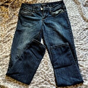 Dollhouse jeans
Size:4
Inseam: 24.5 in.
Outseam: 35in.
Waist: 13in.